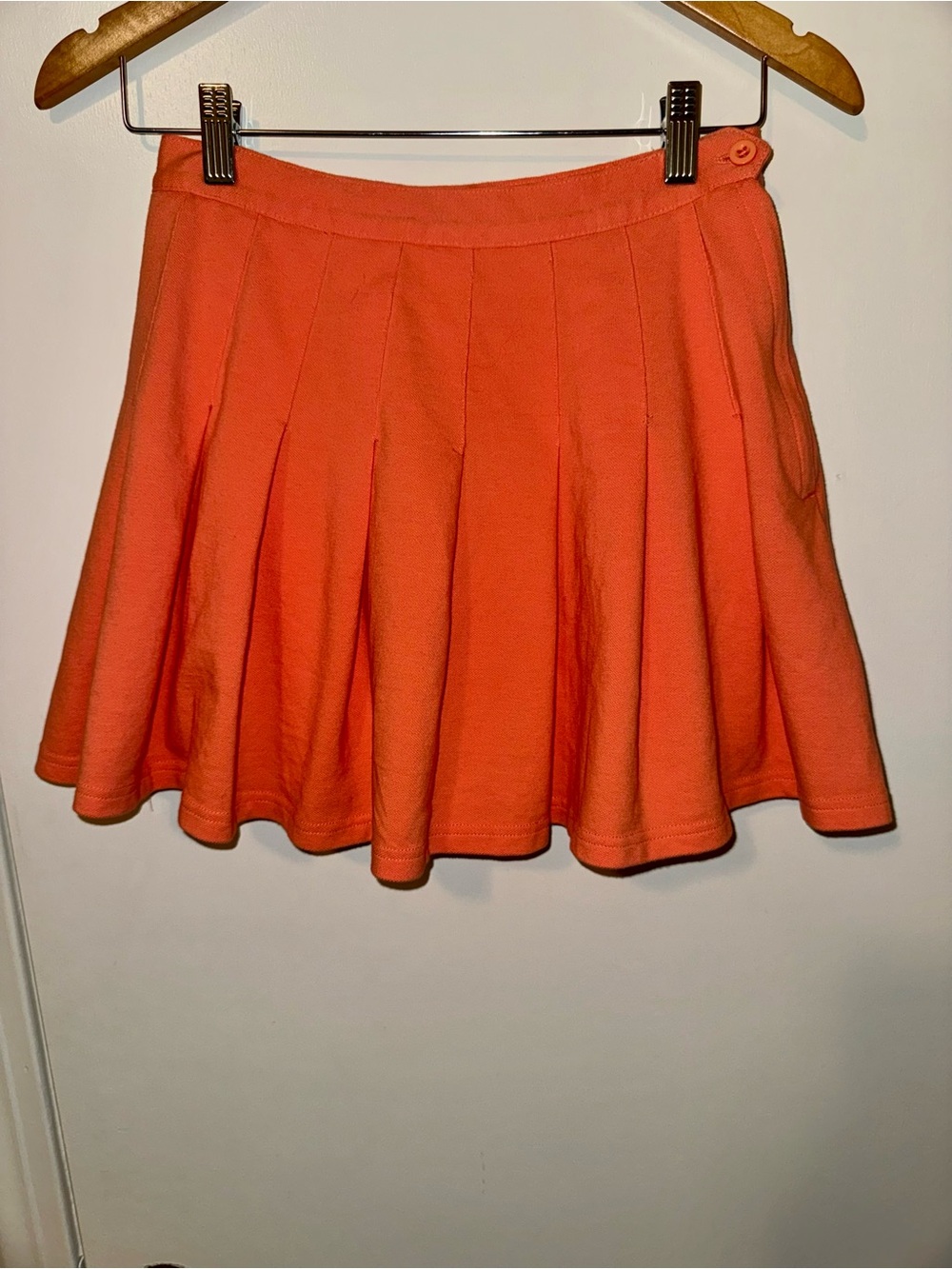 Urban Outfitters Women's Cotton Coral Pleated Skirt Small
